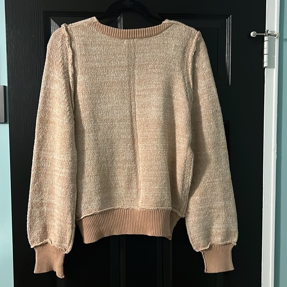 NEW Women's Pink Sweater Size Small - Picture 4 of 5